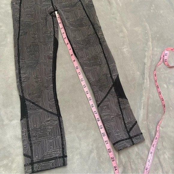 Lululemon Pace Rival Crop Maze Jacquard Leggings White Black 31375 - Picture 8 of 13
